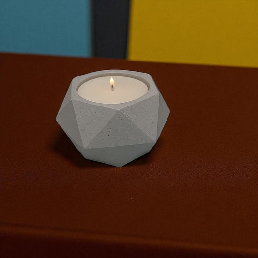 Üçgen Formlu Gri Renk Dekoratif Beton Mum – El Yapımı & Modern Tasarım | Erse Home