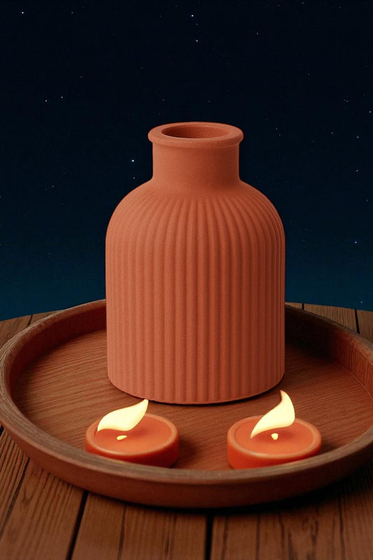 Çizgili Desenli Kiremit Rengi Beton Dekoratif Vazo – El Yapımı | Erse Home